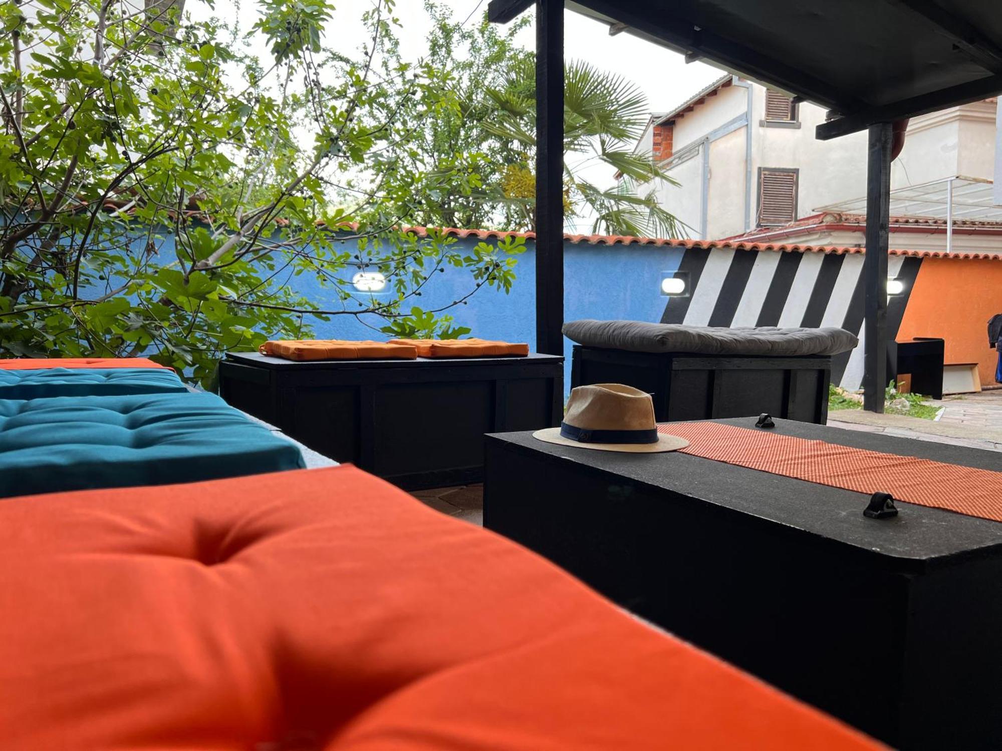 Blue Orange Lake Hostel Охрид Экстерьер фото